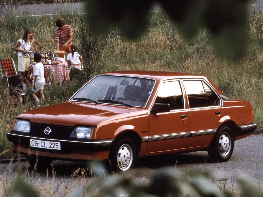  Opel Ascona 4-Door 1981 года  (фото 13 из 18)